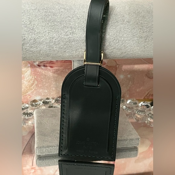 Louis Vuitton Handbags - RARE Louis Vuitton dark green Leather Luggage Tag excellent condition